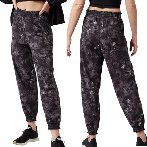 ATHLETA Savannah Jogger in Lumen Floral Black / Gray Lightweight 798622 sz 12P - Picture 1 of 9